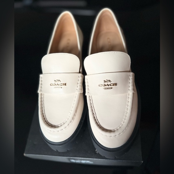 Coach Ruthie Loafer - Picture 10 of 11